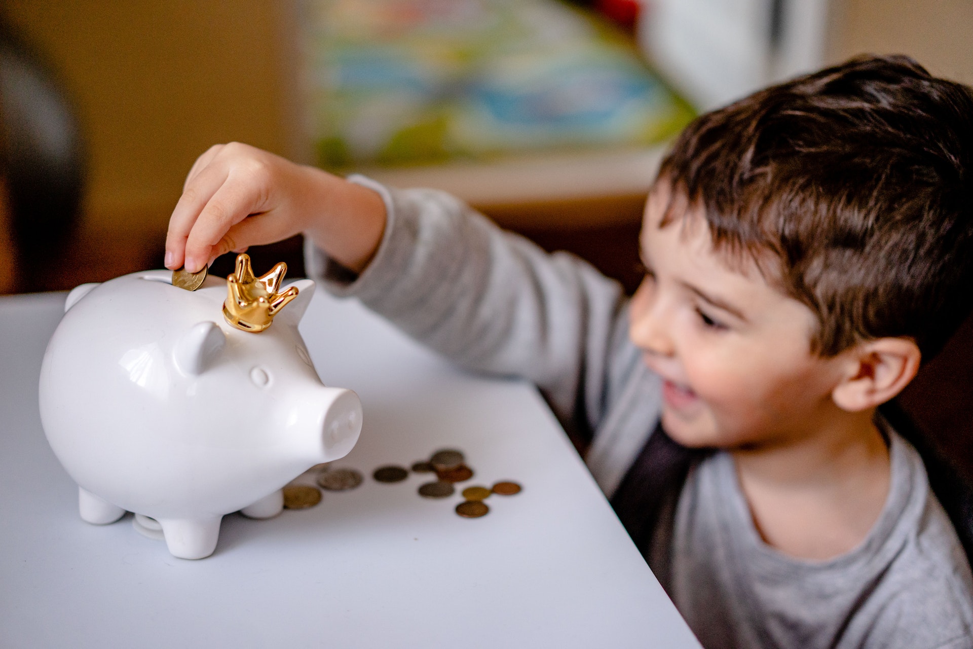 Factors You Must Know Before Saving for Children University Funds